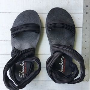 SKETCHERS Yoga Foam Sandals women’s 9 black